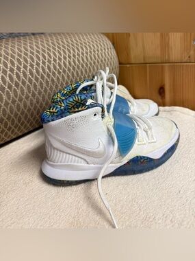 Nike Kyrie 6 “Streetwear” white and blue trainers